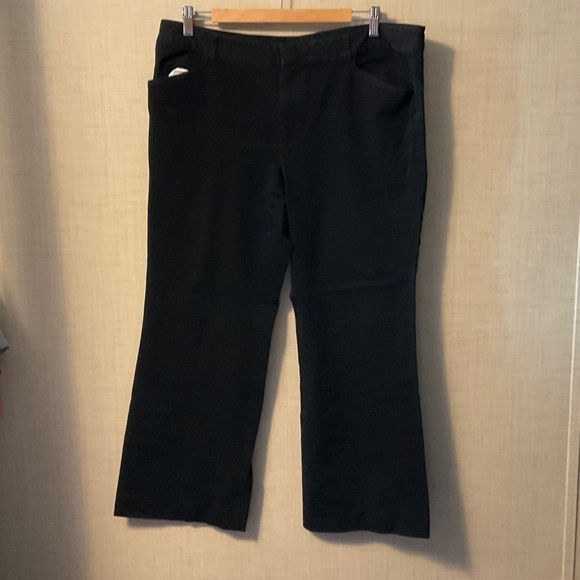 Eddie Bauer Women's Black Trousers - Picture 1 of 5